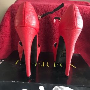 Paper Fox Shoes - Cute red heels Paper Fox Shoes - Cute red heels